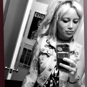 Meet your Posher, Ashley